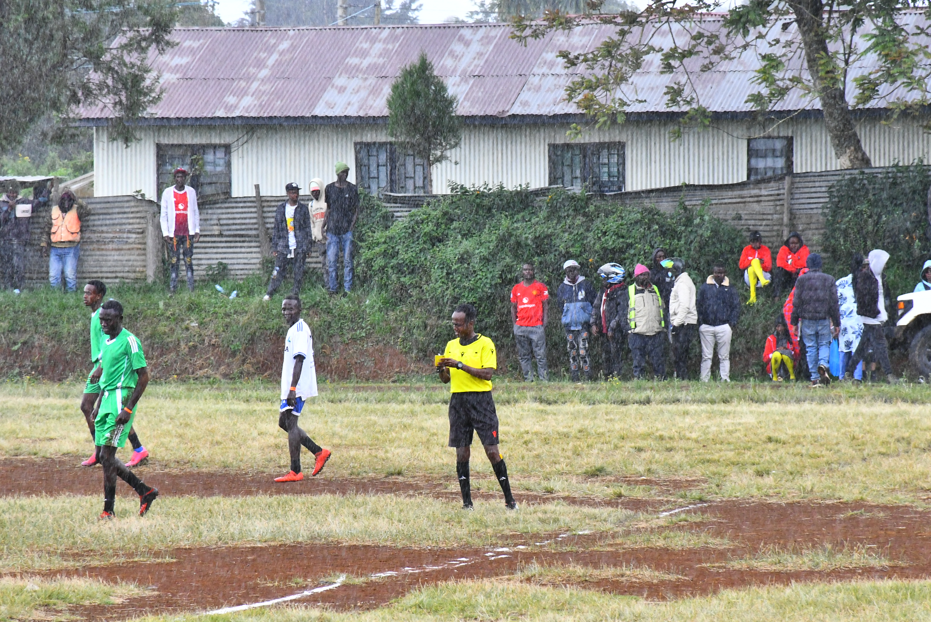 SOCCER MEN